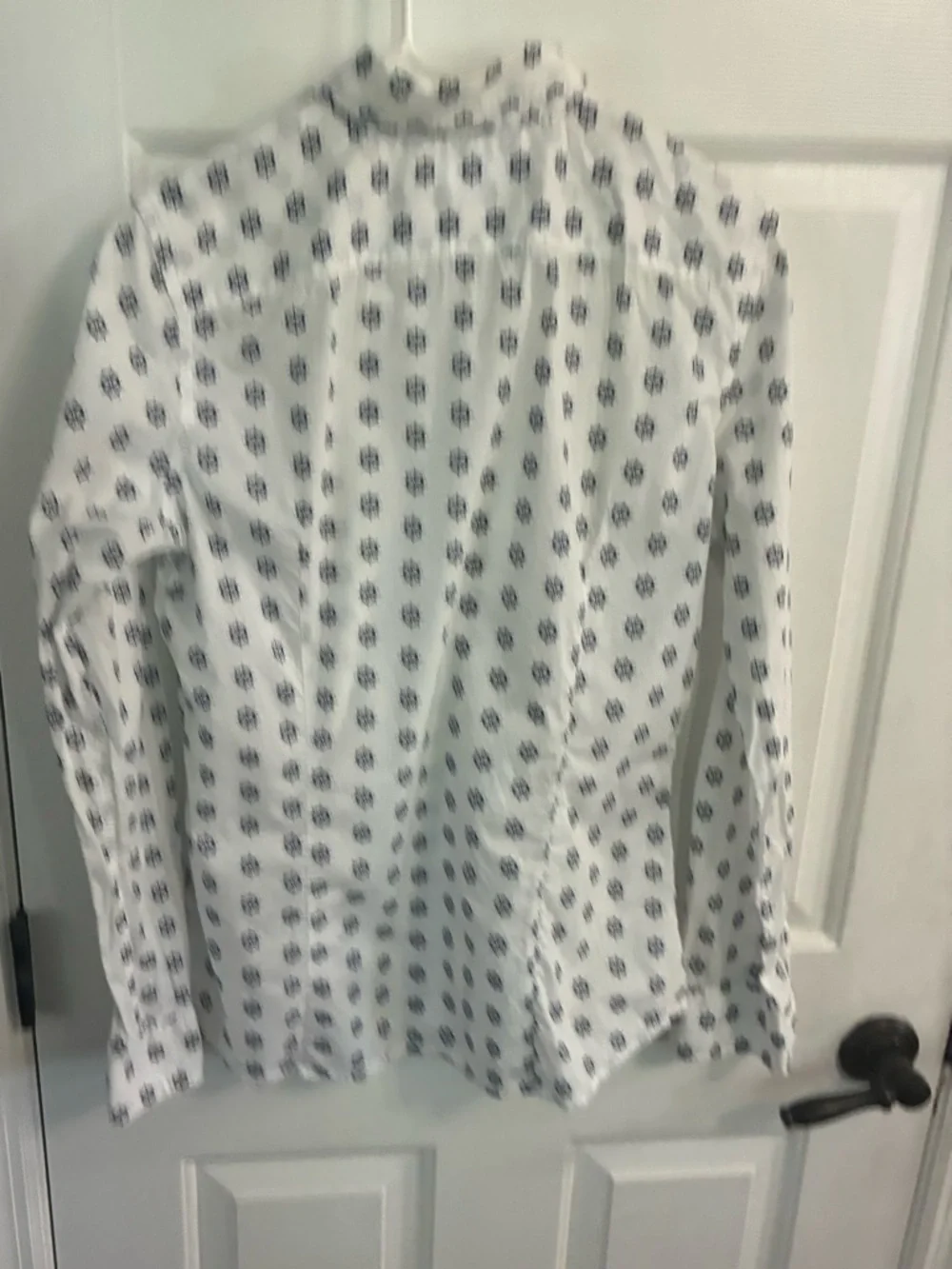 100% Cotton Banana Republic White Button-Down Shirt with Navy Ship Wheel Print